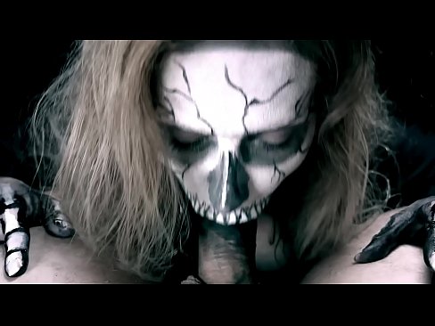 ❤️ Dämonenmädchen lutscht Schwanz mit ihrem schwarzen Mund und schluckt Sperma. ❌ Quality porn bei de.kutjeporno.ru ﹏